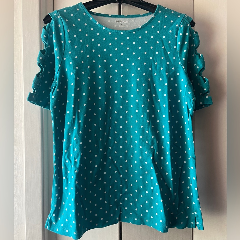 Kim Rogers. M Teal Polka Dot Top with cold shoulder detailing